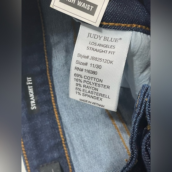 NWT Judy Blue High Waist Raw Hem Vintage & Back Darts Detail Straight Leg Jeans - Picture 12 of 14